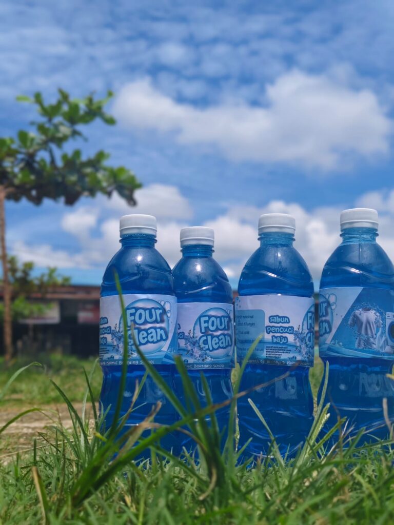 Four Clean Pembersih Pakaian — foto 3